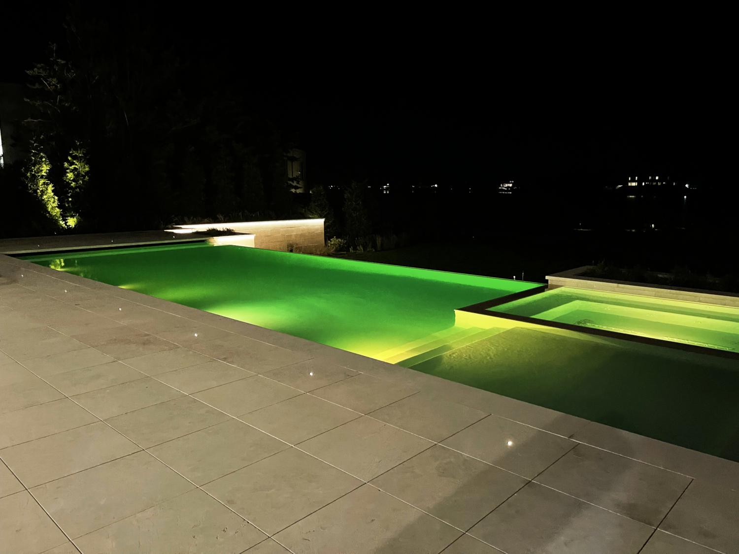 Westhampton Infinity edge pool & spa – Patricks Pools